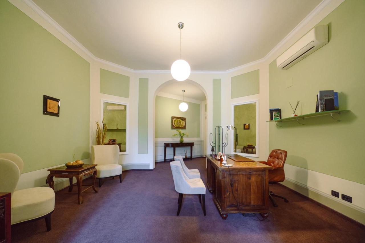 לוקה Palazzo Froussard B&B And Living מראה חיצוני תמונה