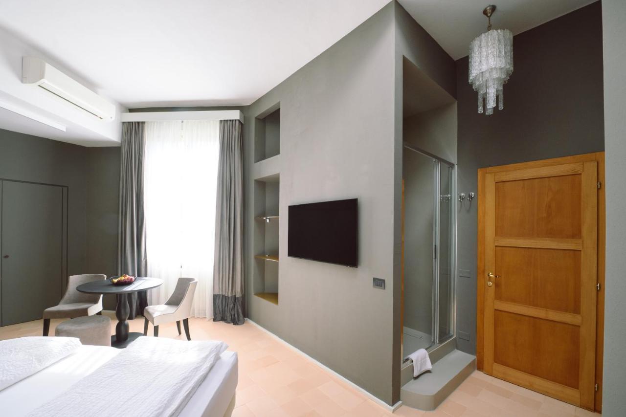 לוקה Palazzo Froussard B&B And Living מראה חיצוני תמונה