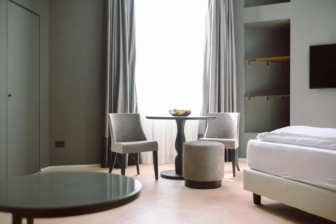 לוקה Palazzo Froussard B&B And Living מראה חיצוני תמונה