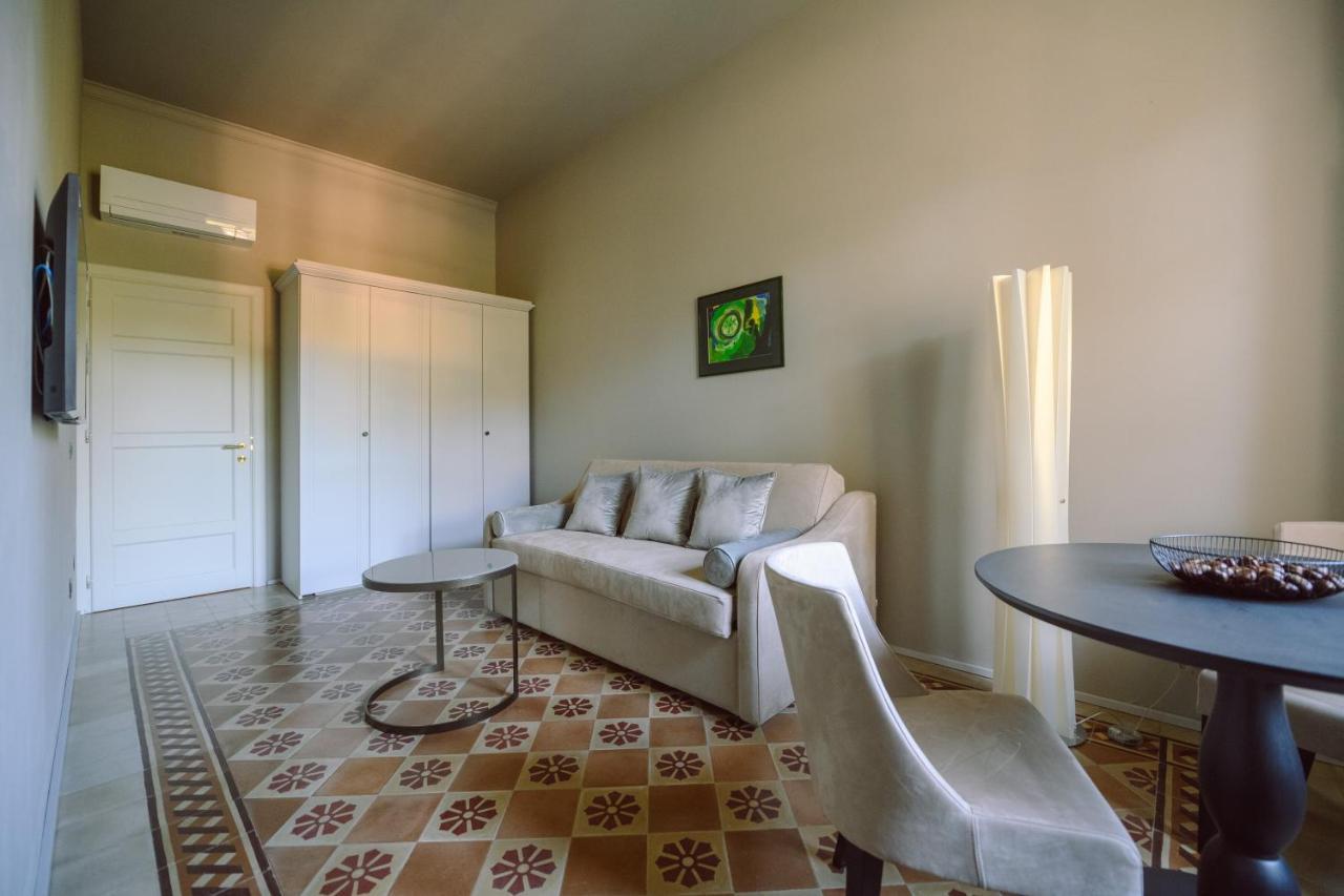 לוקה Palazzo Froussard B&B And Living מראה חיצוני תמונה