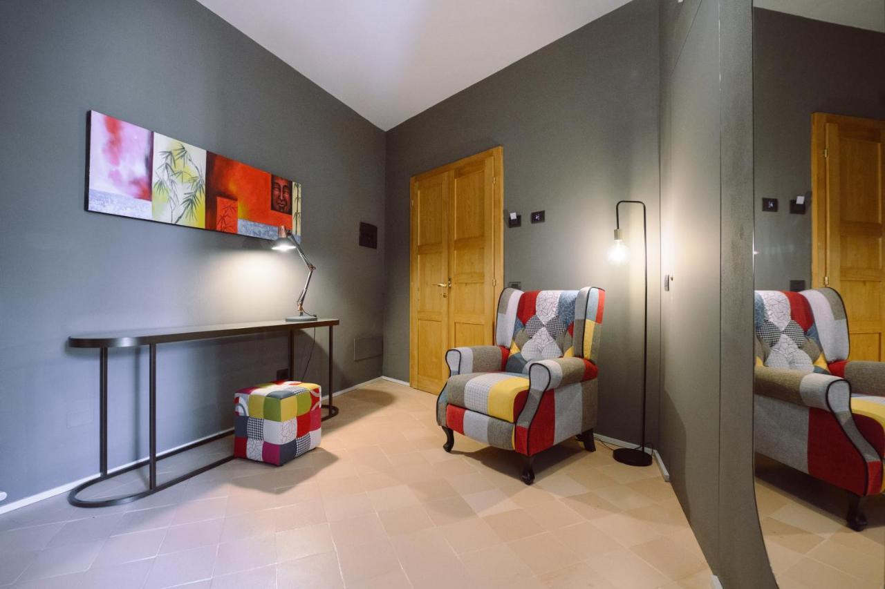 לוקה Palazzo Froussard B&B And Living מראה חיצוני תמונה