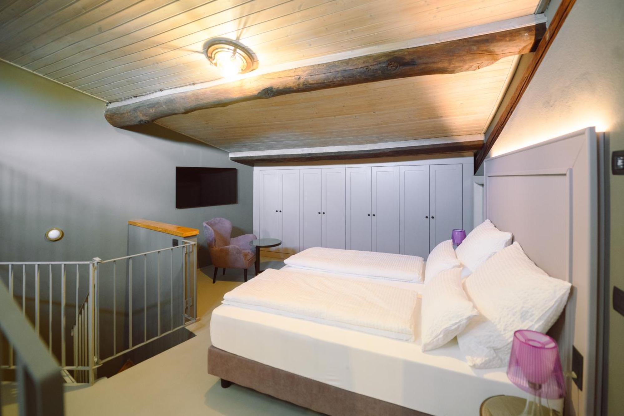 לוקה Palazzo Froussard B&B And Living מראה חיצוני תמונה