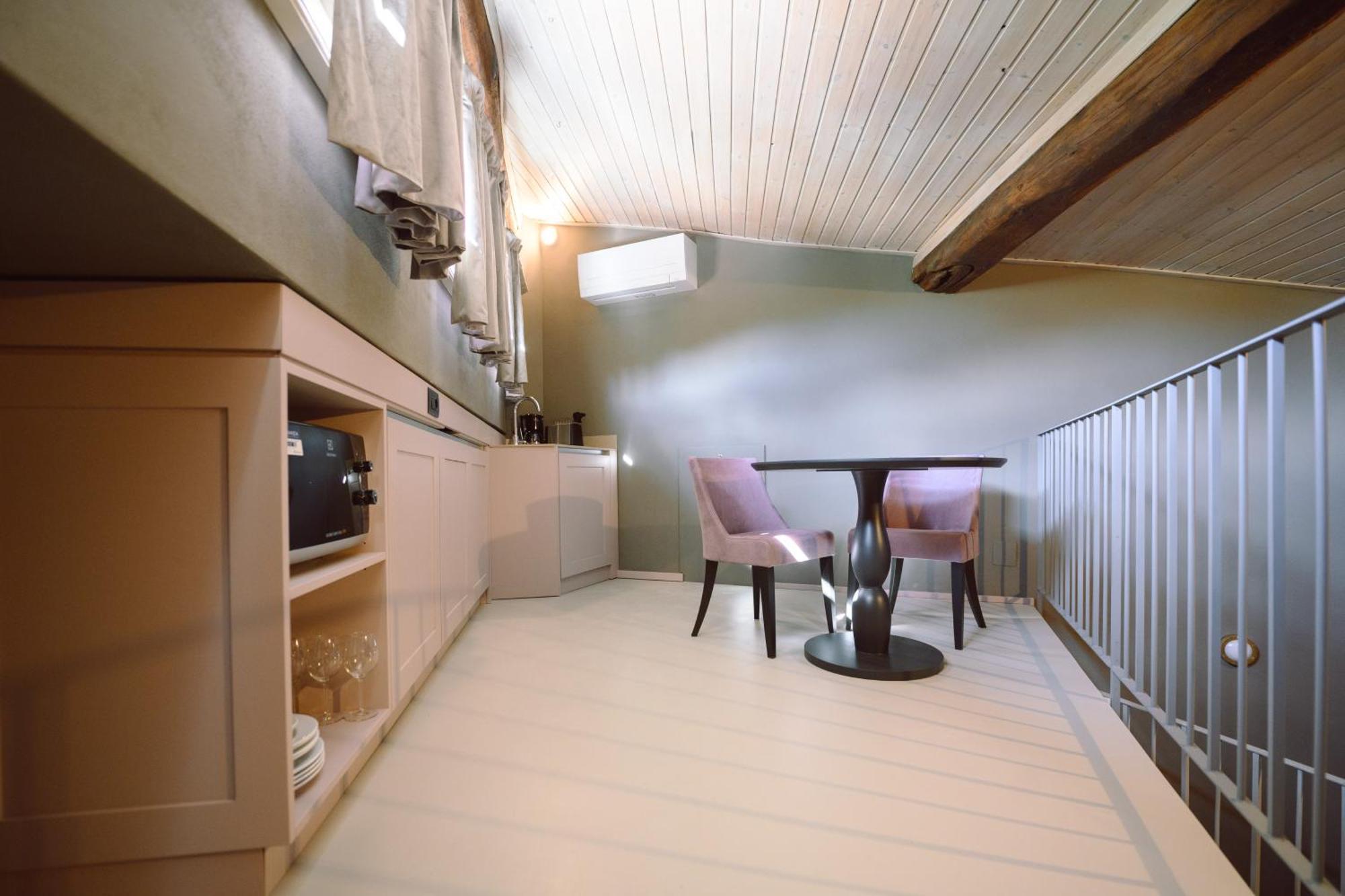 לוקה Palazzo Froussard B&B And Living מראה חיצוני תמונה